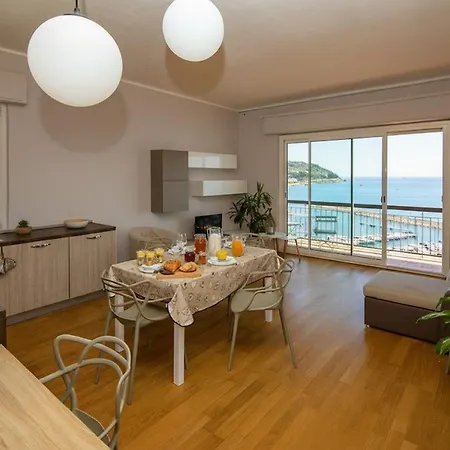 Casa Baia Blu * סן לורנצו אל מארה